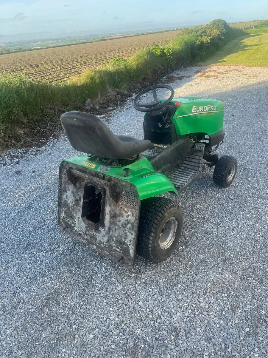 Ride on Lawnmover (no cutting deck or collector) - Image 2