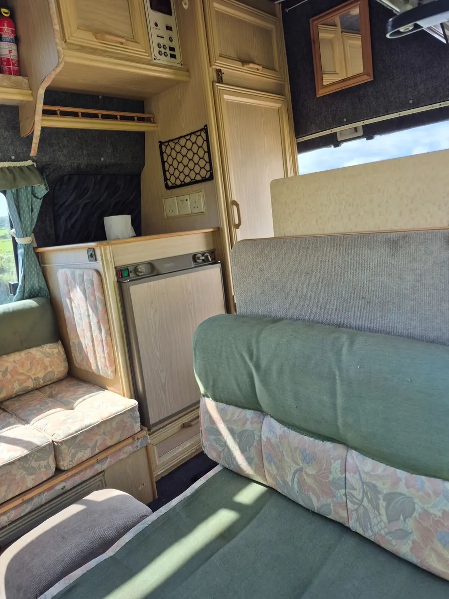 Camper van - Image 2