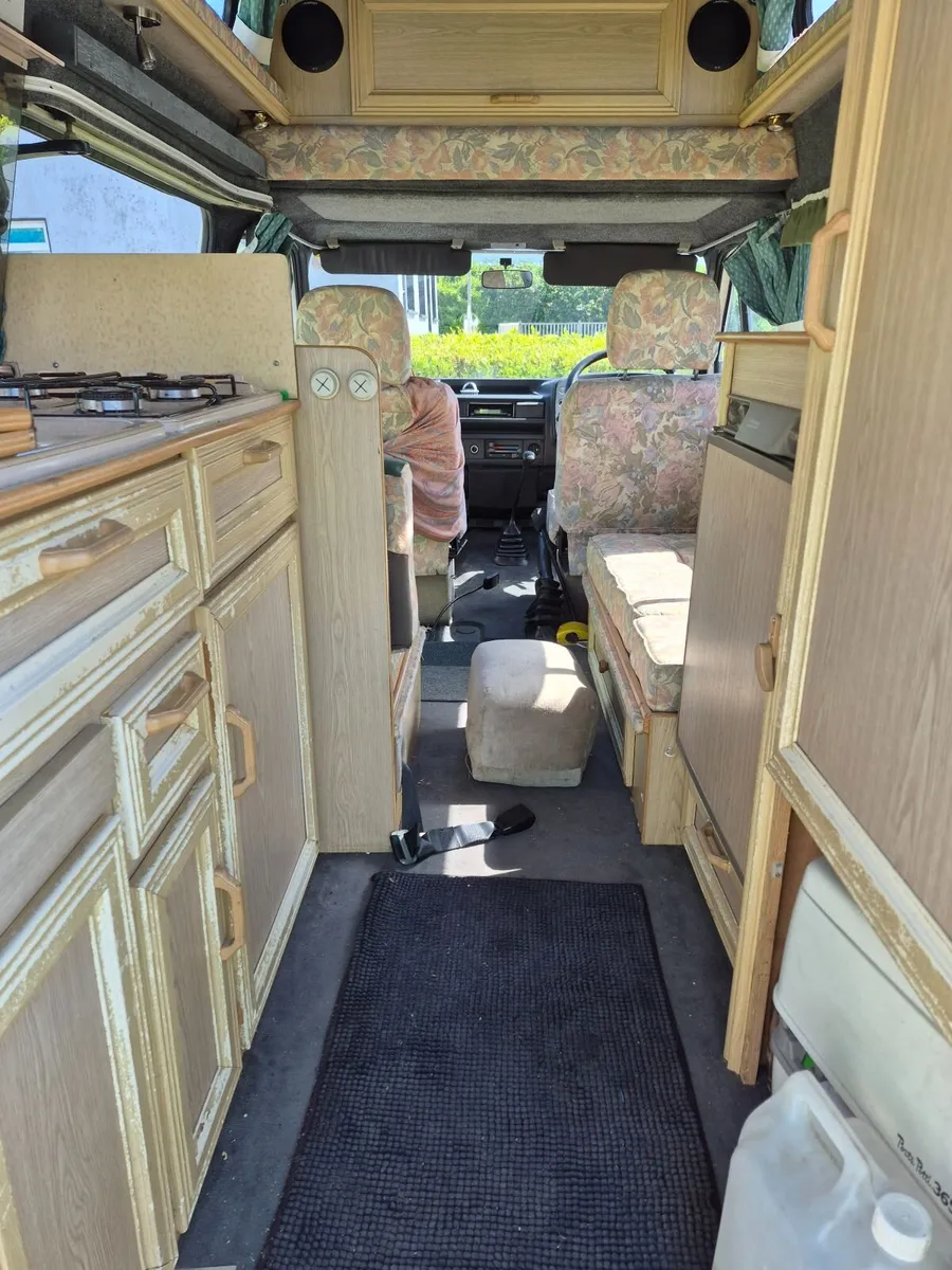 Camper van - Image 3