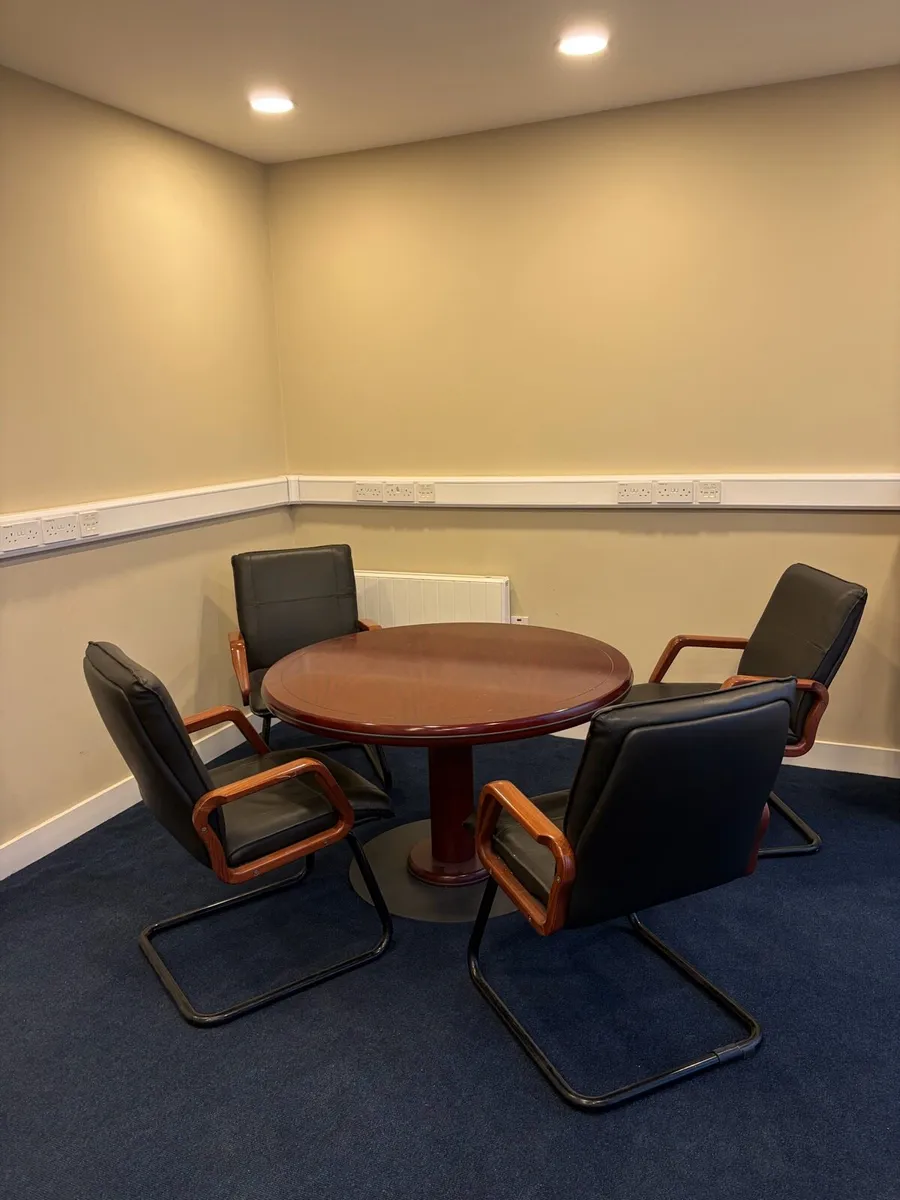 Office furniture - Needs to go - Image 1