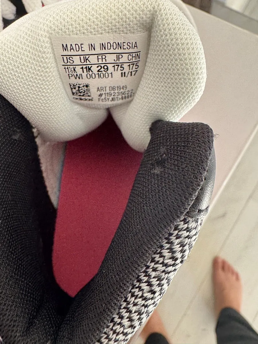 Adidas girls shoes - Image 2