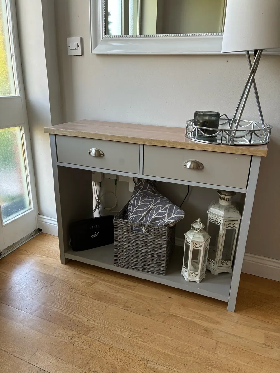 Console table - Image 1