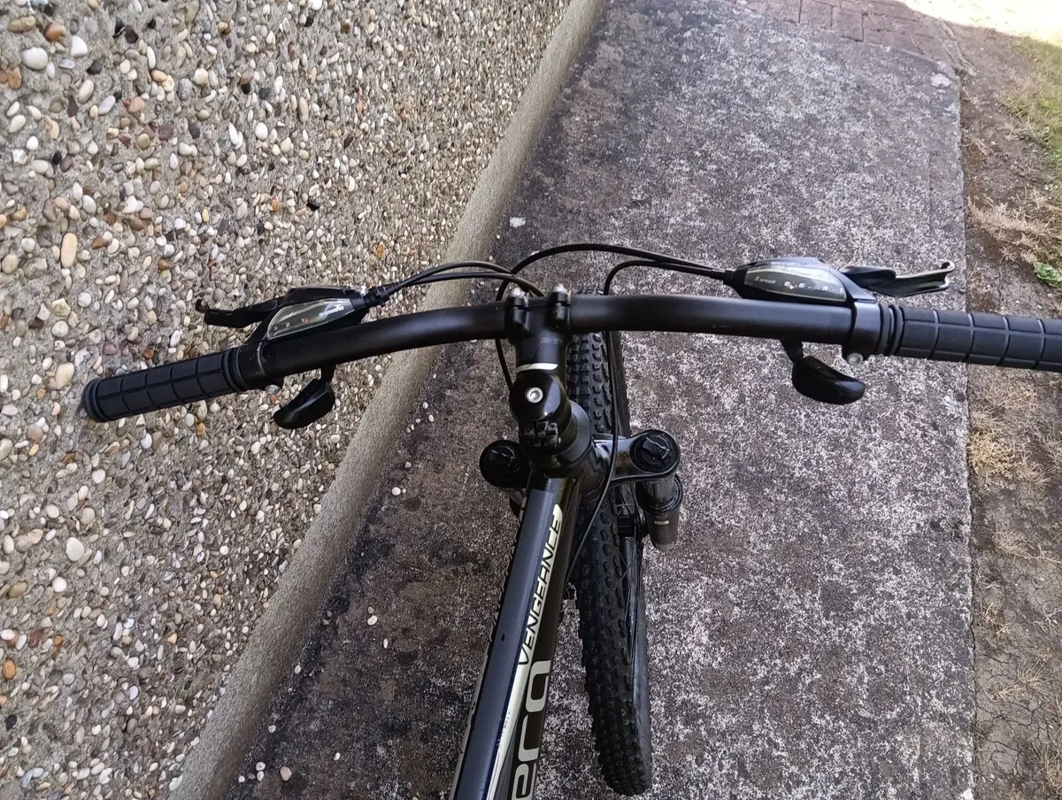 Carerra vengeance mountain bike - Image 2
