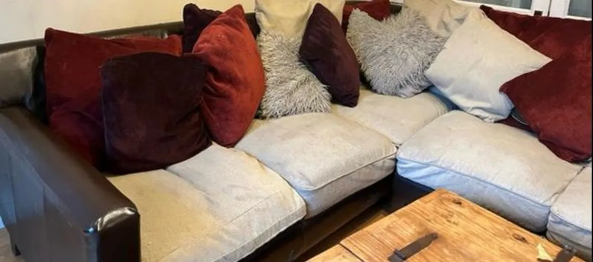 L shaped couch - Image 2