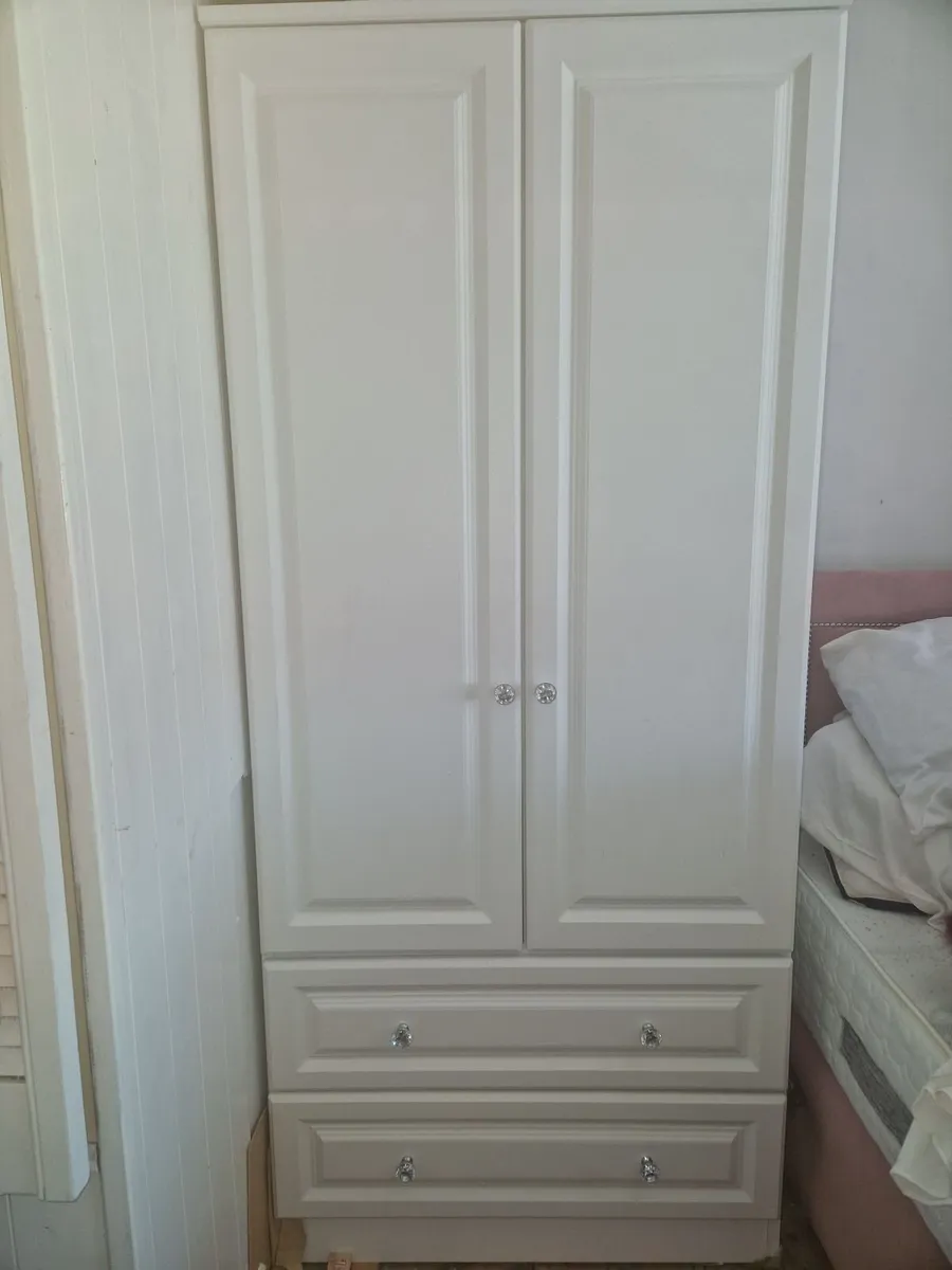Wardrobe - Image 4