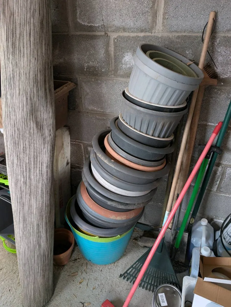 Plant pots / garden planters - Take all