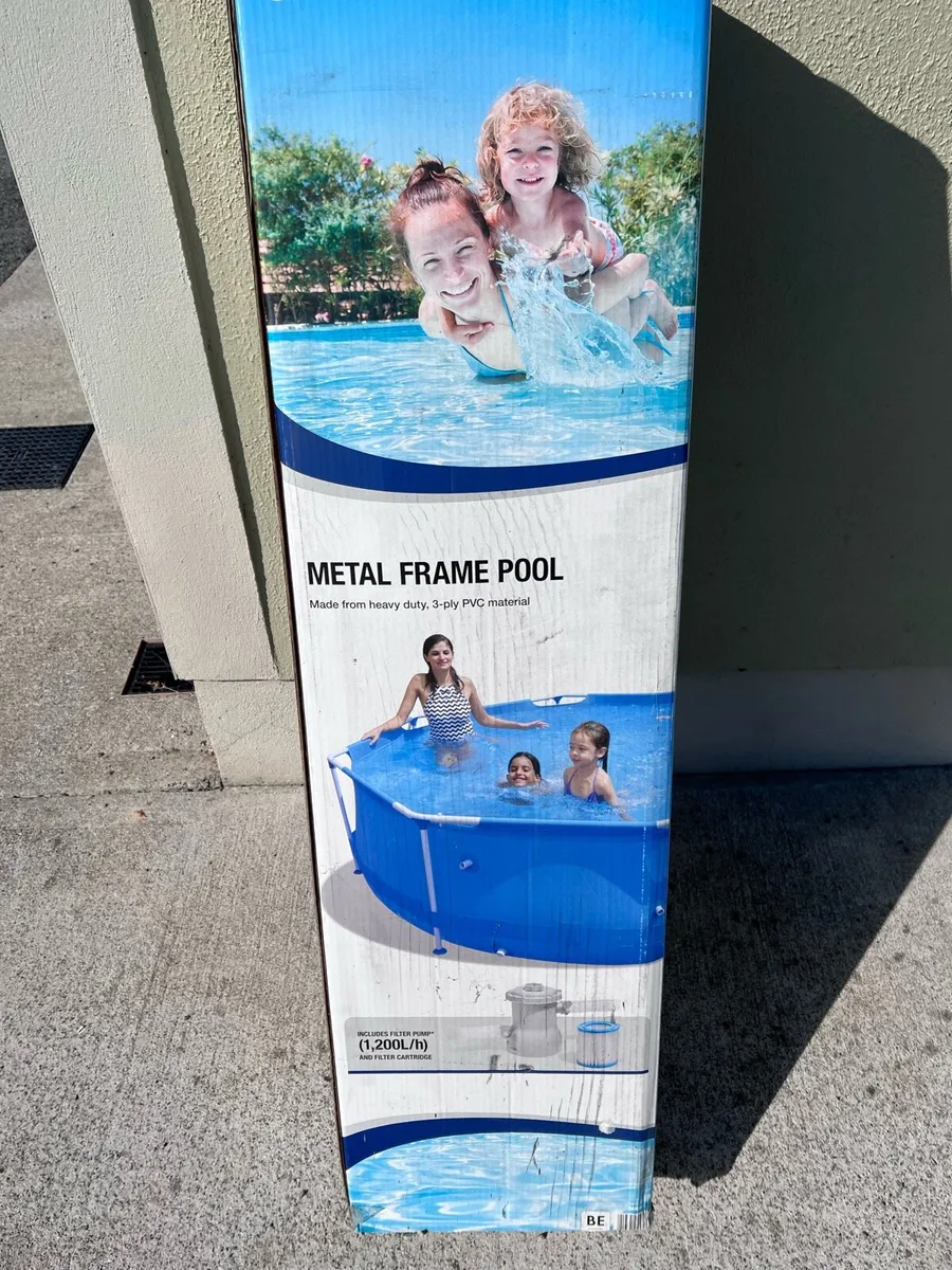 Paddling Pool with filter pump. - Image 1