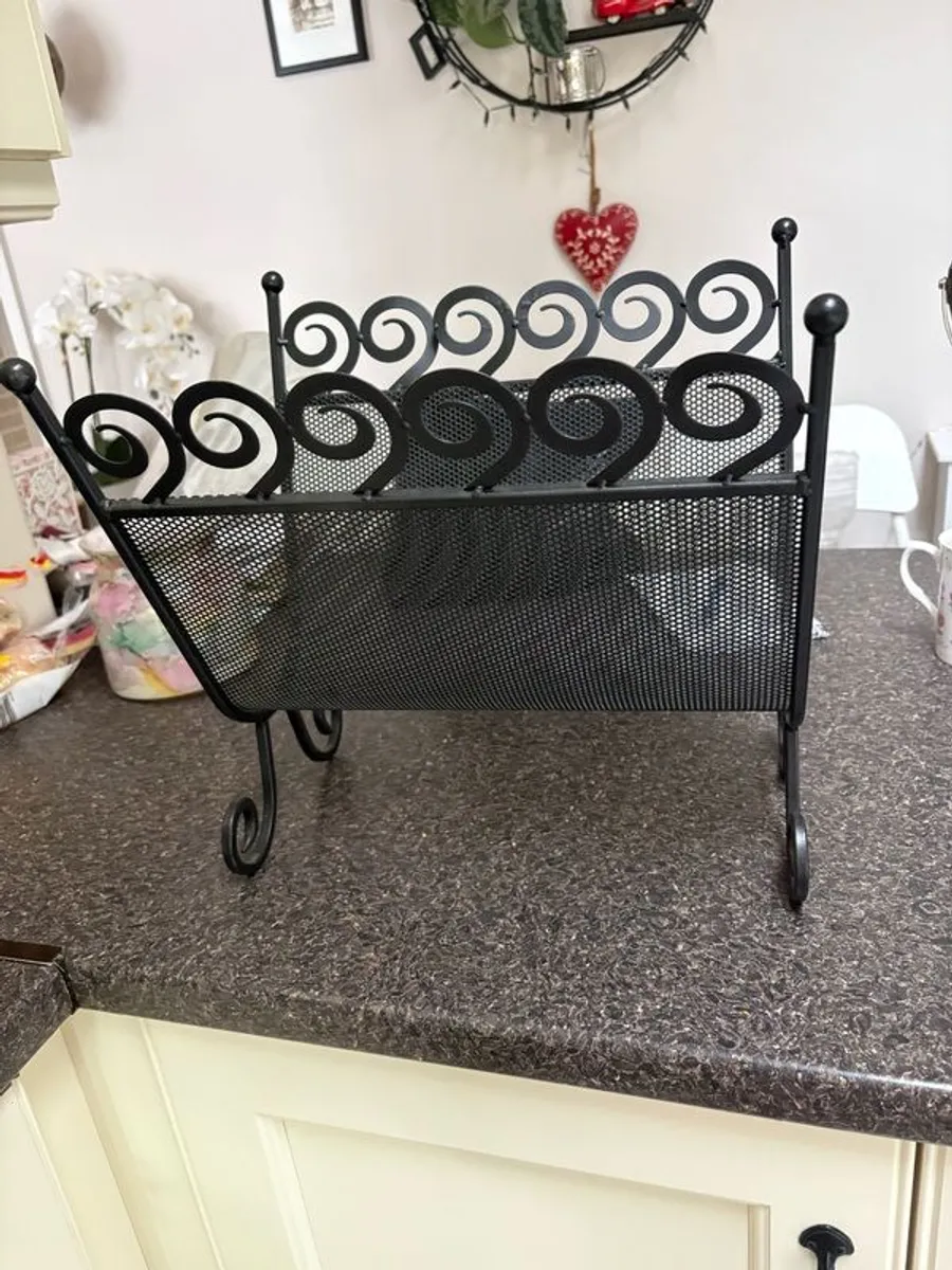 Magazine Rack Reduced To Sell - Image 3