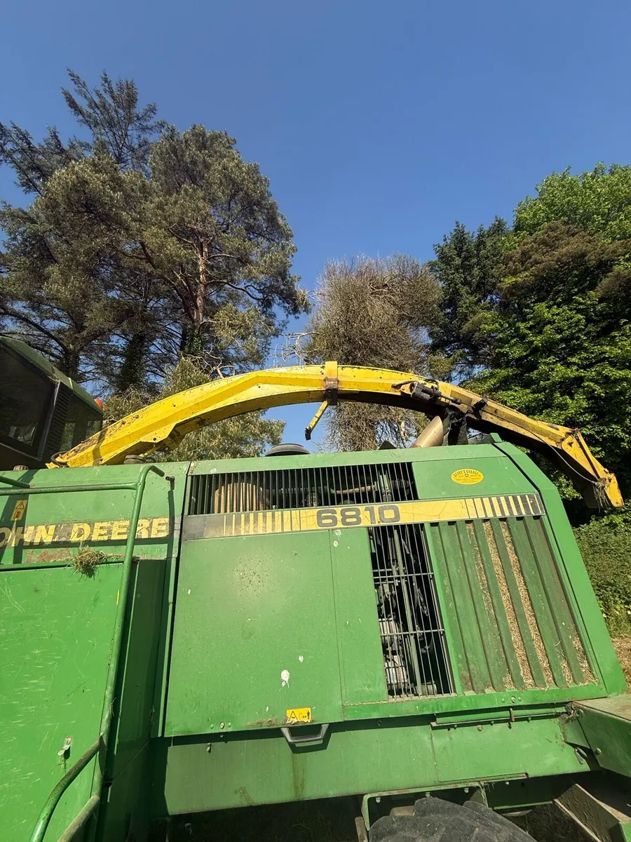 John Deere 6810 harvester - Image 4