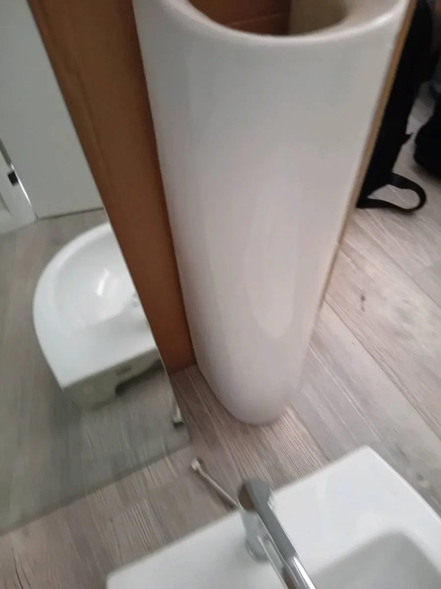 Basin, Full Pedestral & Mirror - Image 4