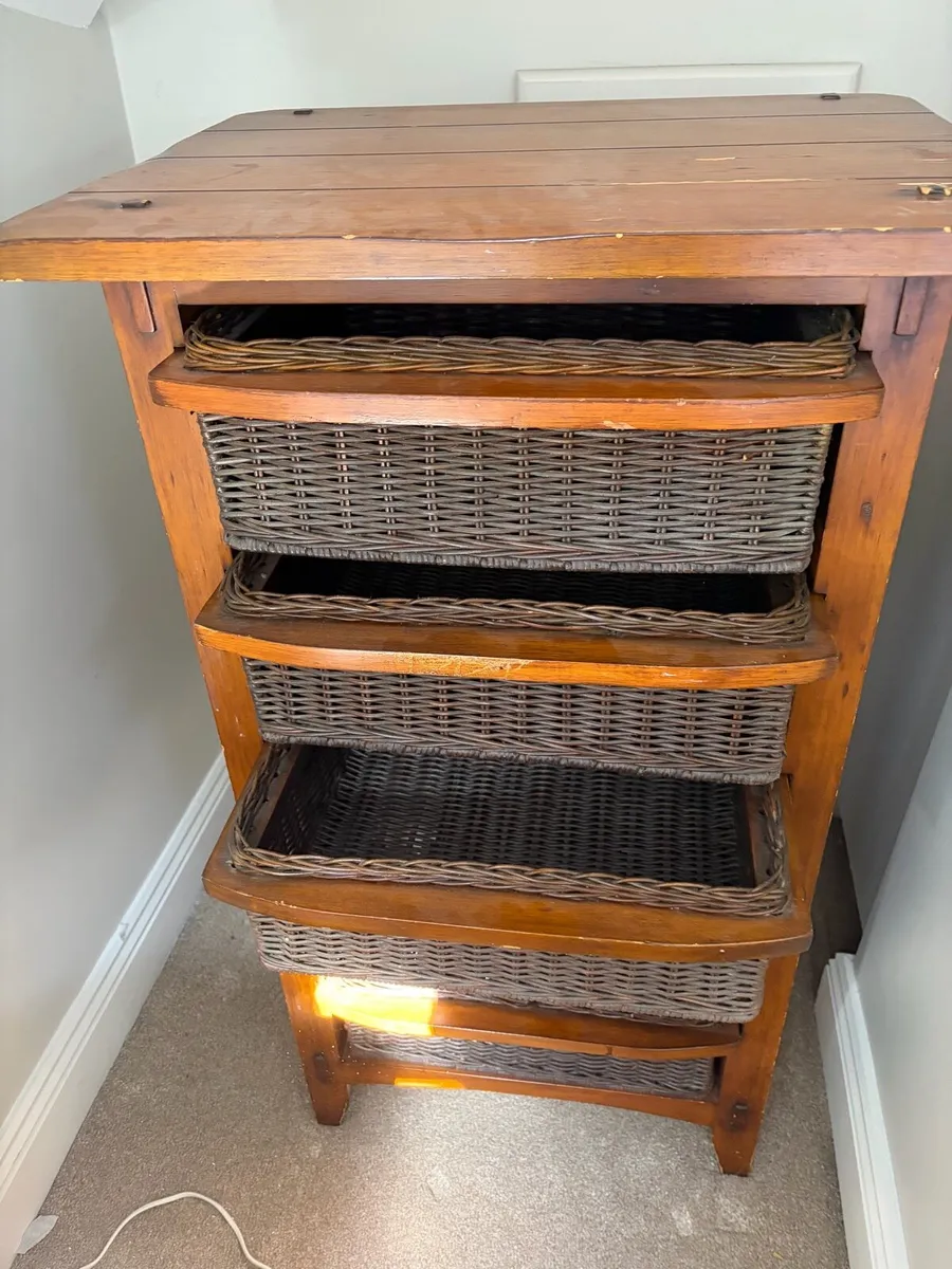 5 drawer tall set of drawers - Image 1