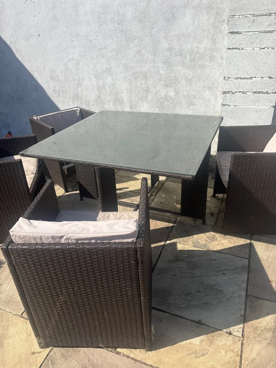 Garden furniture - Image 1