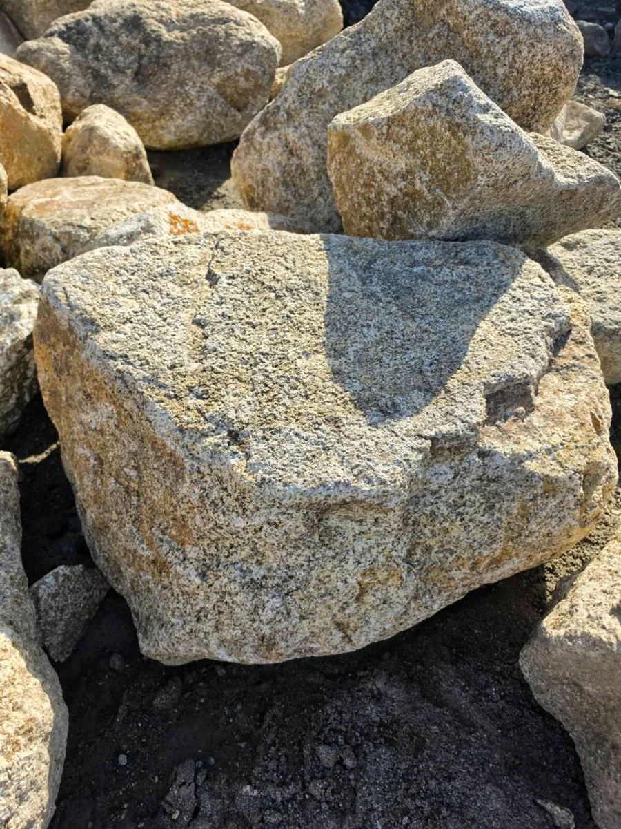 Granite boulders - Image 3