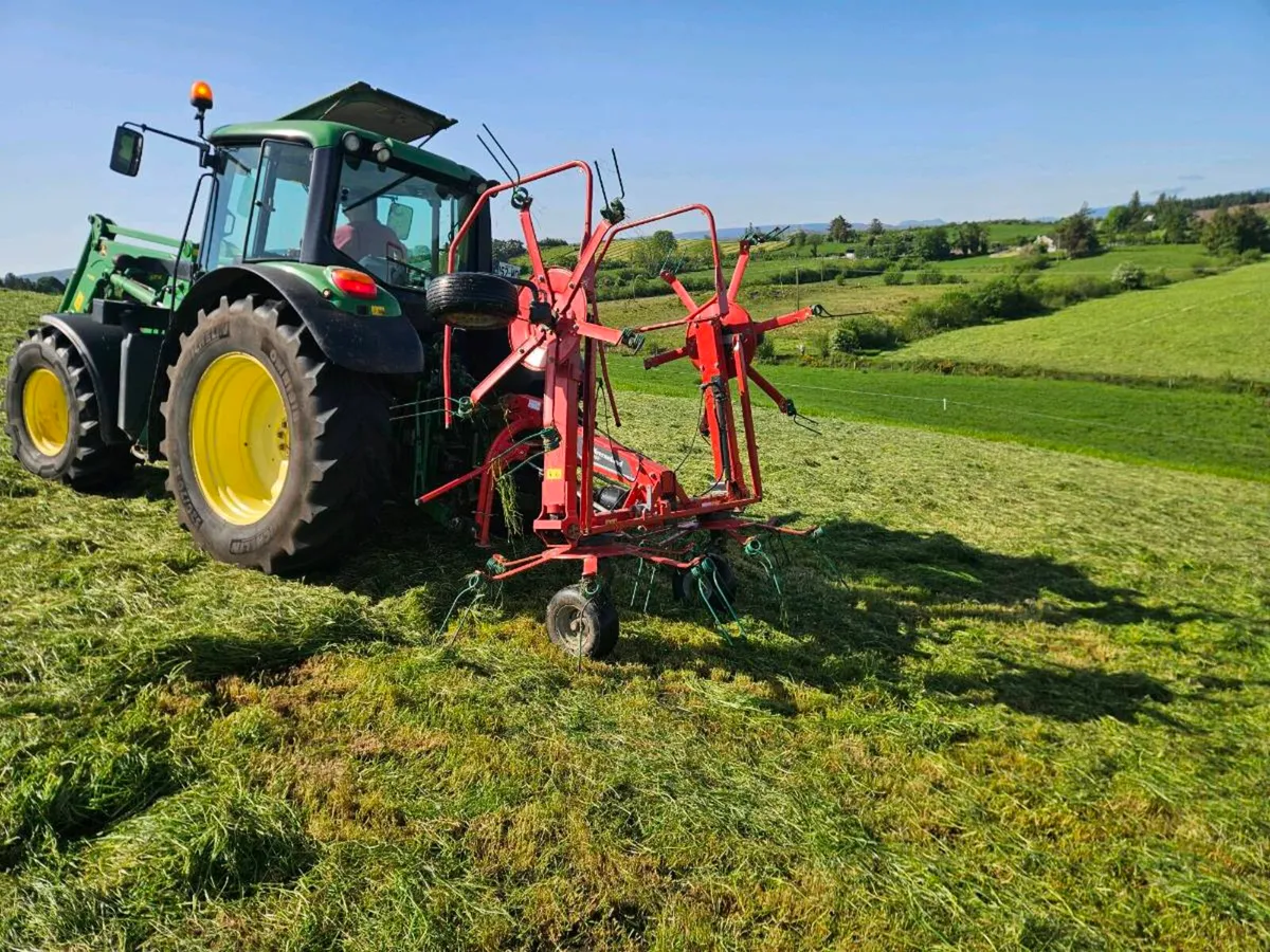 4 rotor kverneland tedder - Image 4