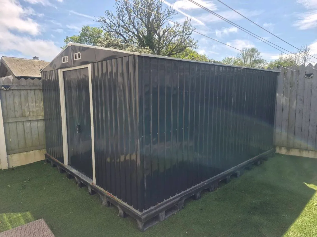 Shed with base - Image 2
