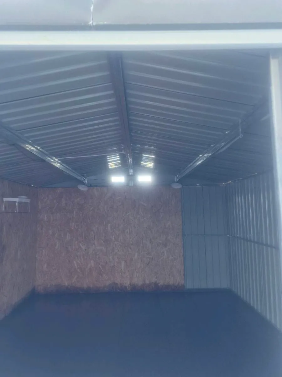 Shed with base - Image 4