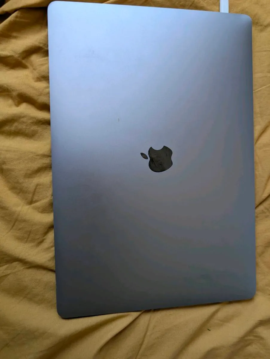 MacBook Pro 16-inch (2019) – i9 / 16GB / 512GB – G - Image 2
