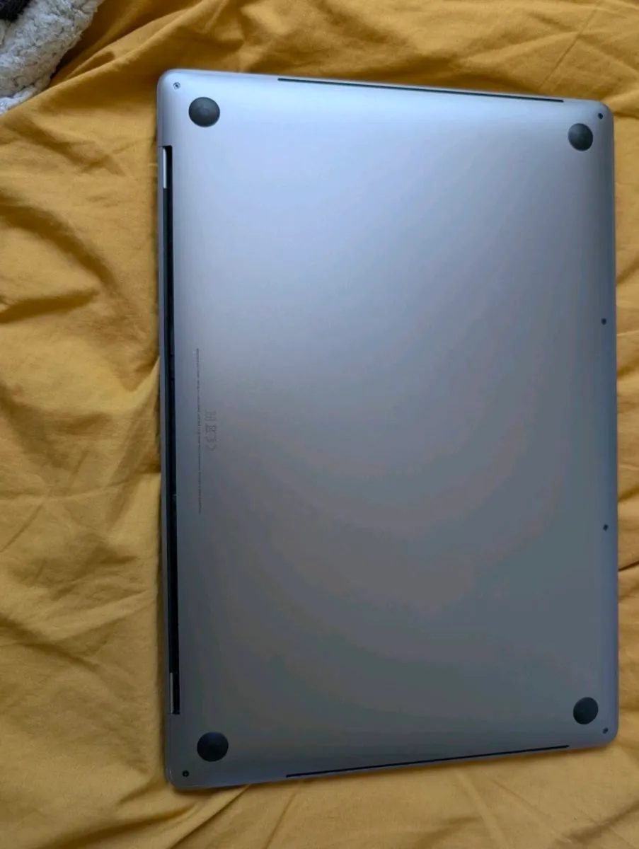 MacBook Pro 16-inch (2019) – i9 / 16GB / 512GB – G - Image 3