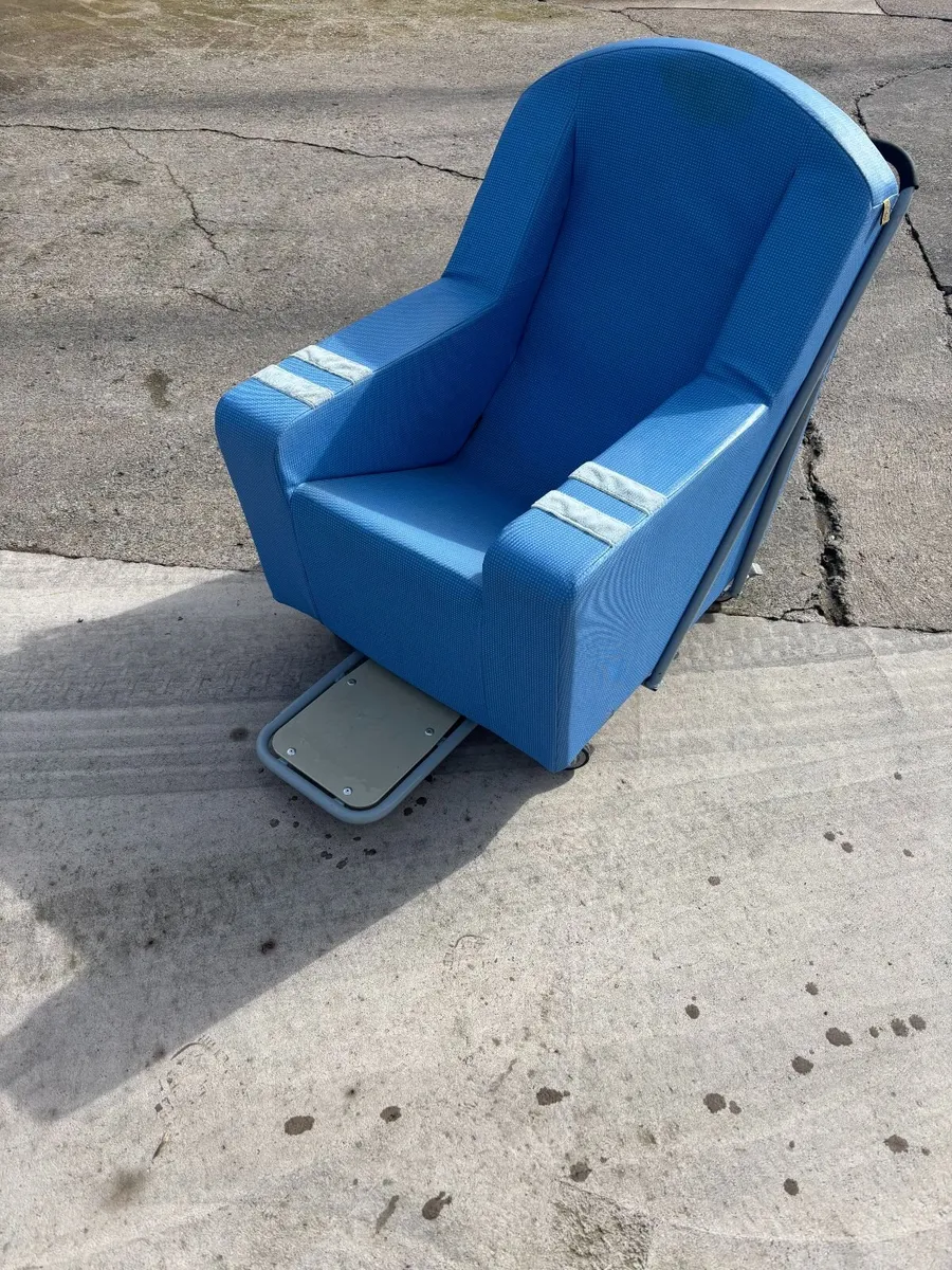 Mobile transfer chair - Image 2