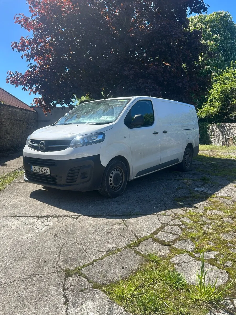 Opel Vivaro One owner - Image 4