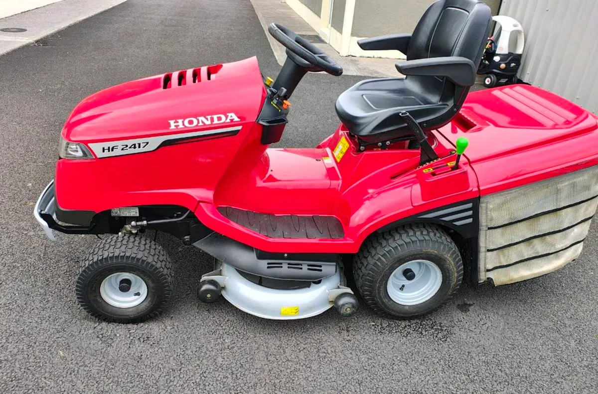 Honda HF2417 HME Ride-On Lawnmower  2022  56 Hours - Image 2