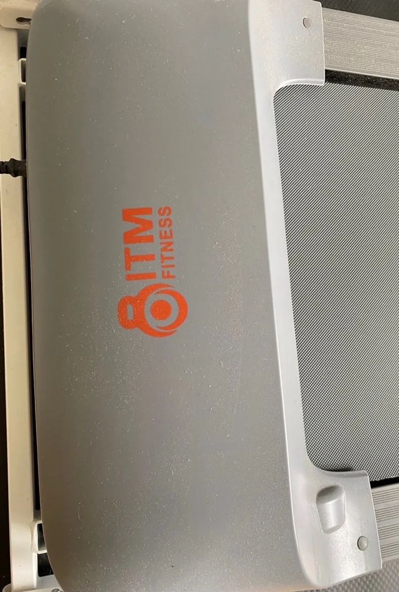 Hardly ever used Treadmill T-40 - Image 2