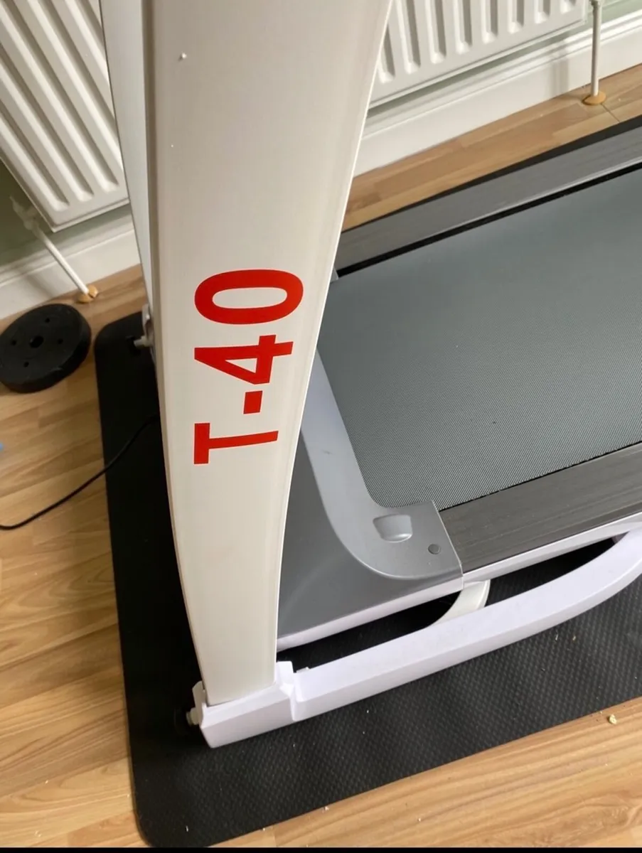 Hardly ever used Treadmill T-40 - Image 3