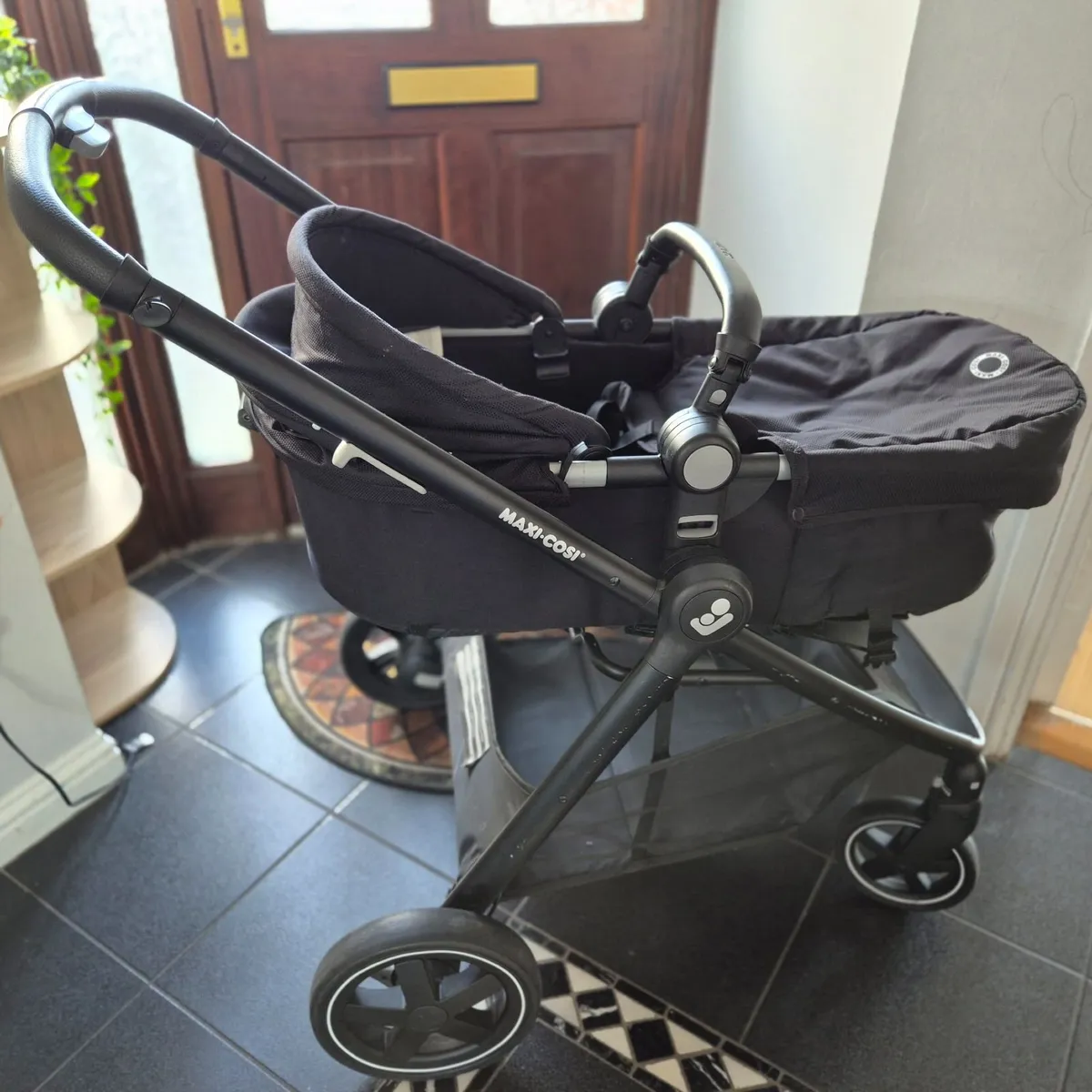 Baby stroller - Image 1