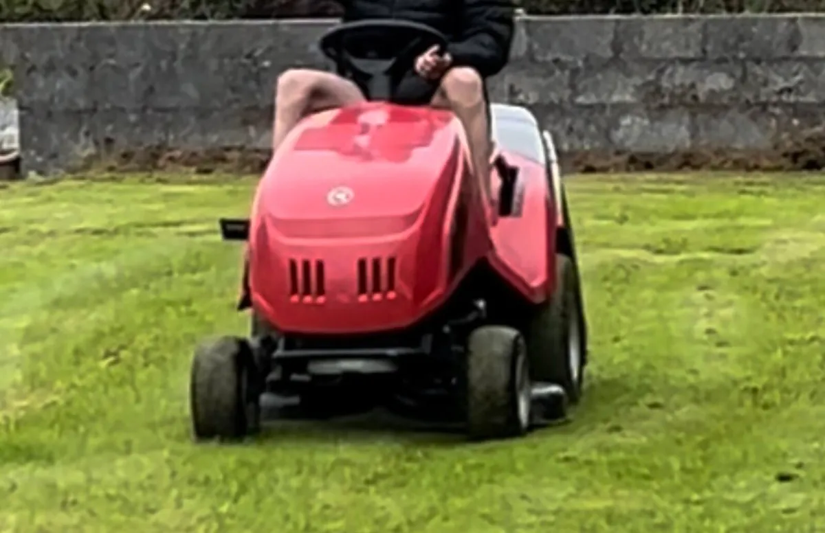 Mountfield 1436S Ride on Mower - Image 2