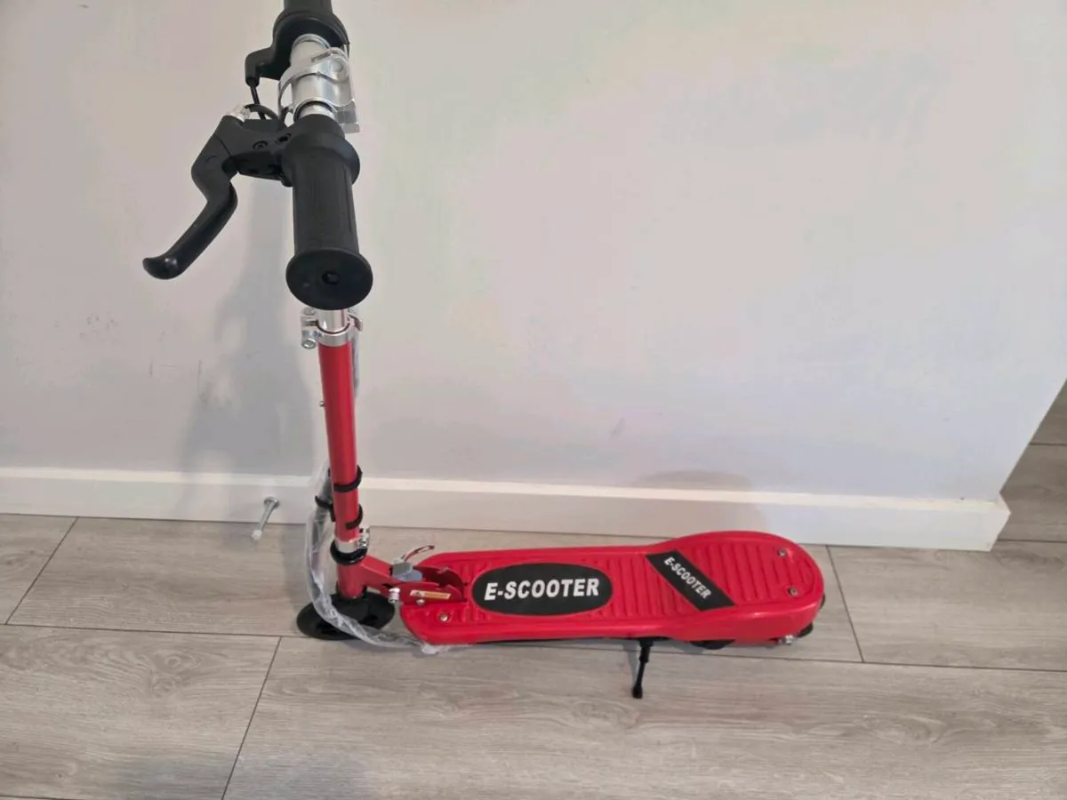 🔥 BRAND NEW ELECTRIC SCOOTER – €100 🔥 - Image 1