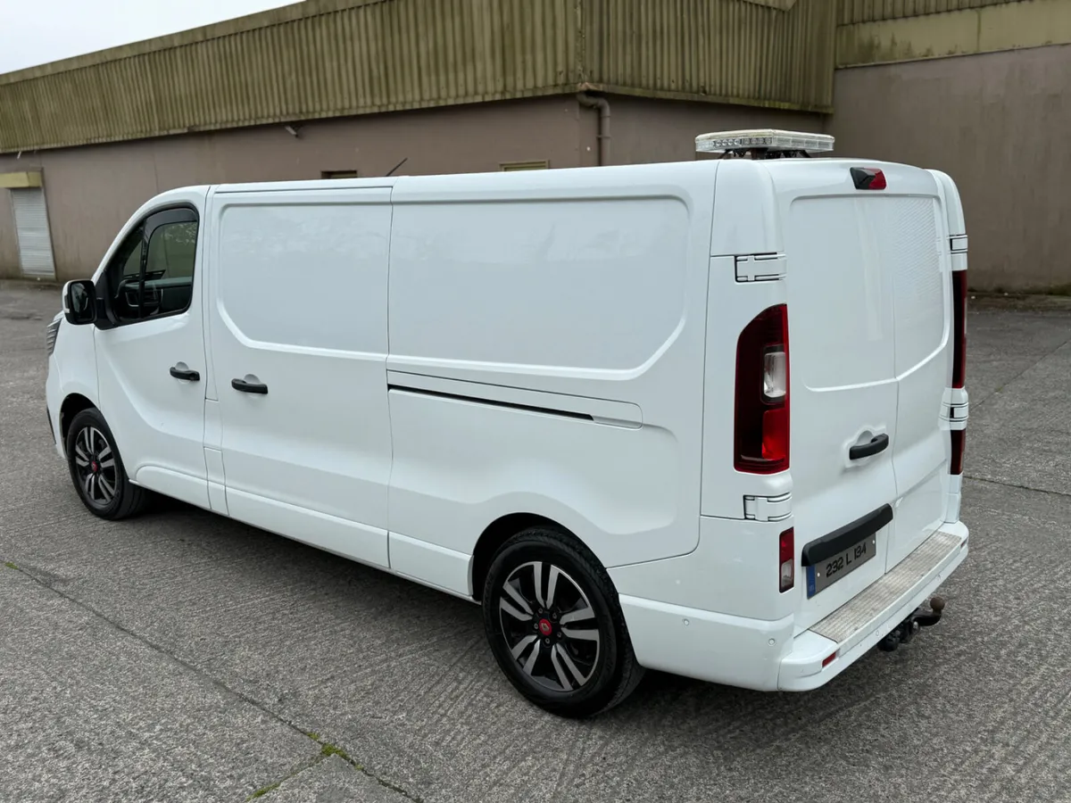 23 Renault Trafic 2.0 Red edition DOE 7/27 - Image 4