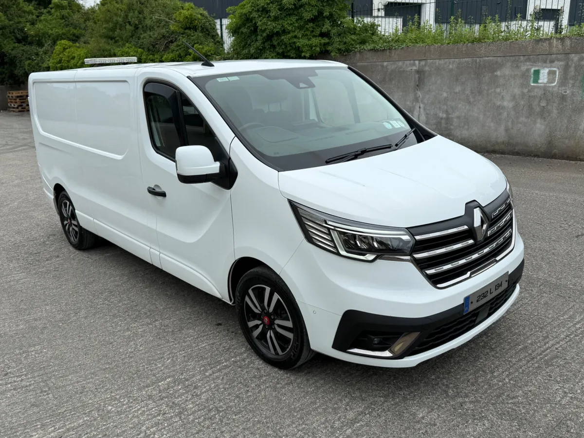 23 Renault Trafic 2.0 Red edition DOE 7/27 - Image 1