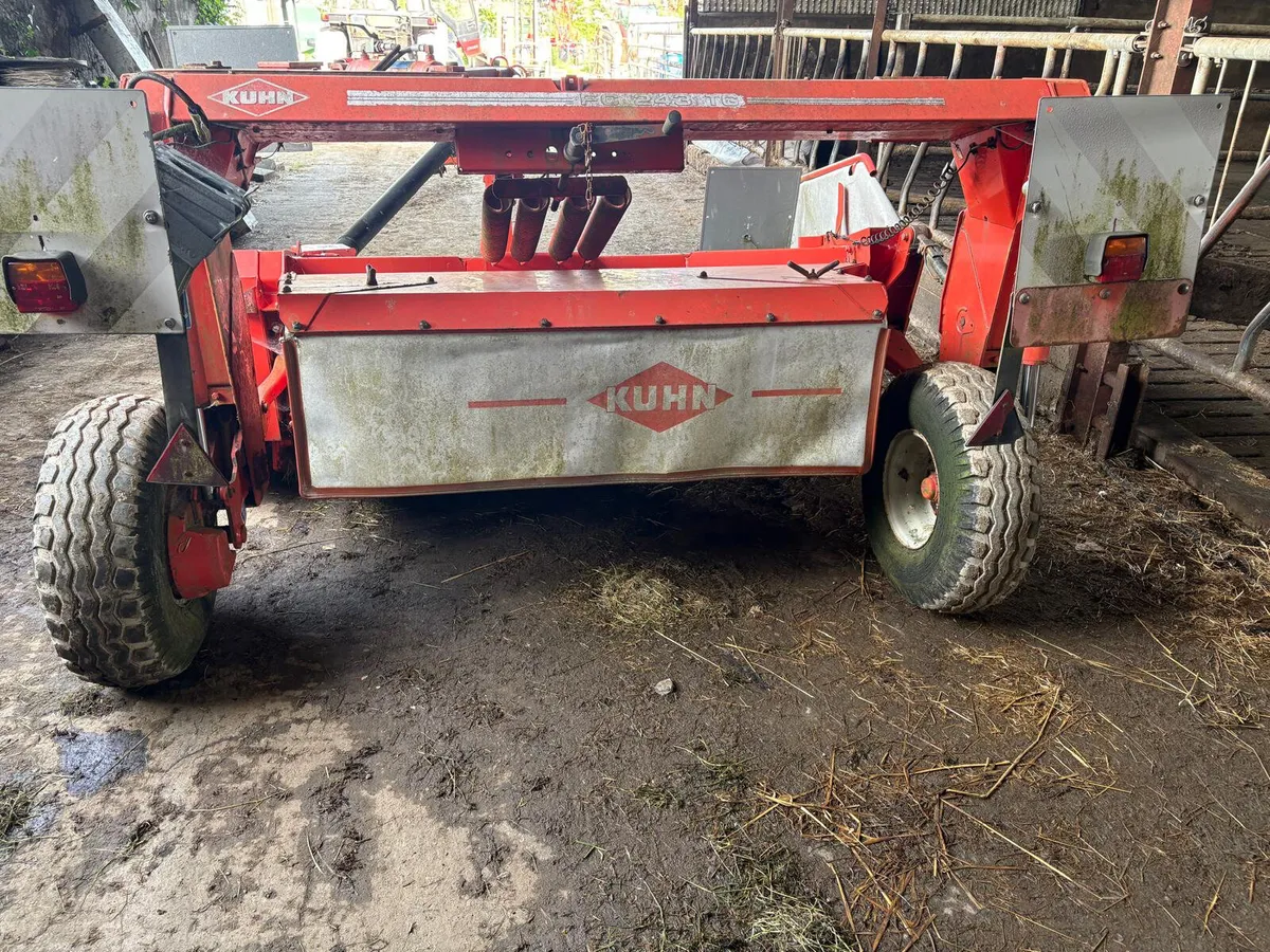 Kuhn fc243 tg Trailed mower no vat - Image 2