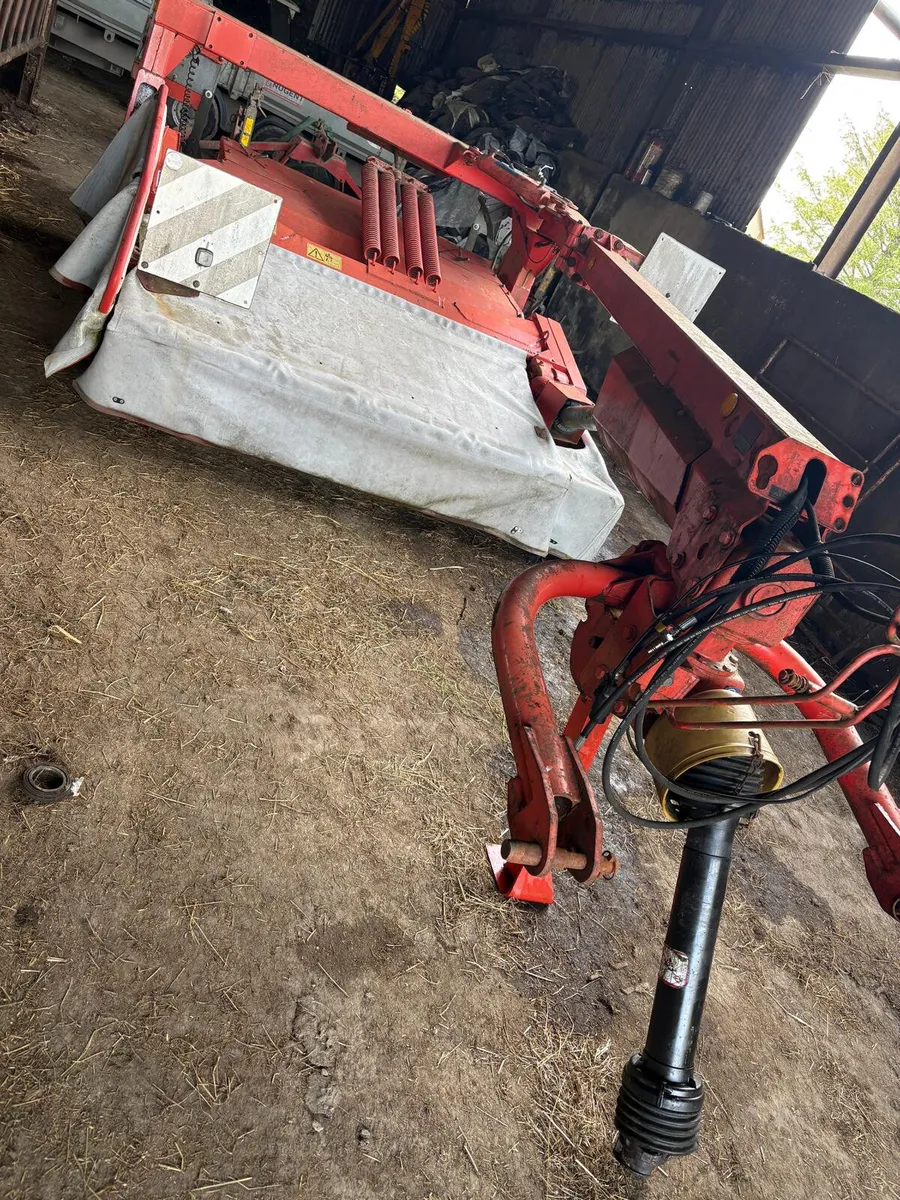 Kuhn fc243 tg Trailed mower no vat - Image 1