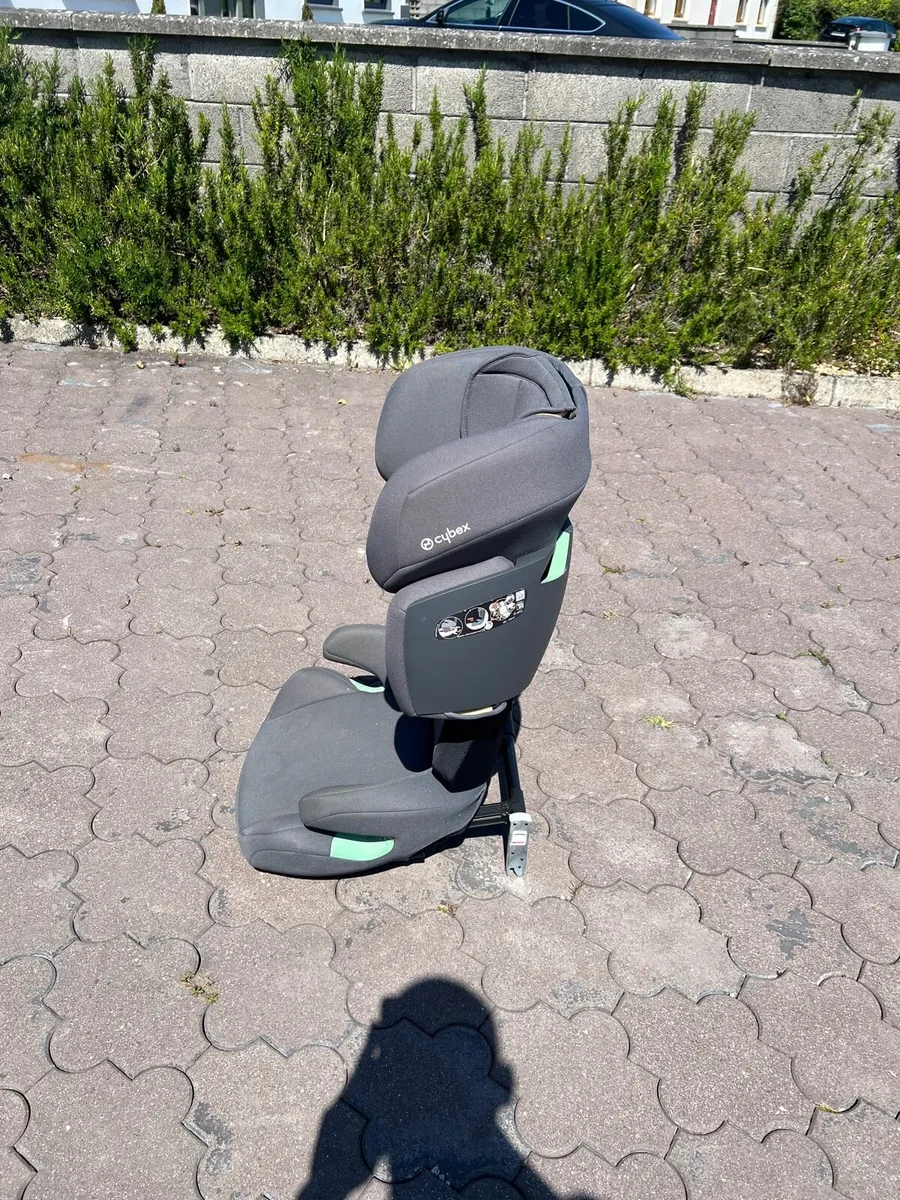 Cybex Car Seat - Image 4