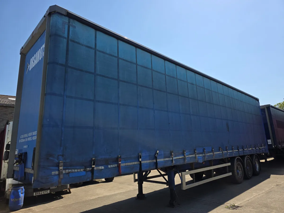 2013 SDC Curtainside - Image 2
