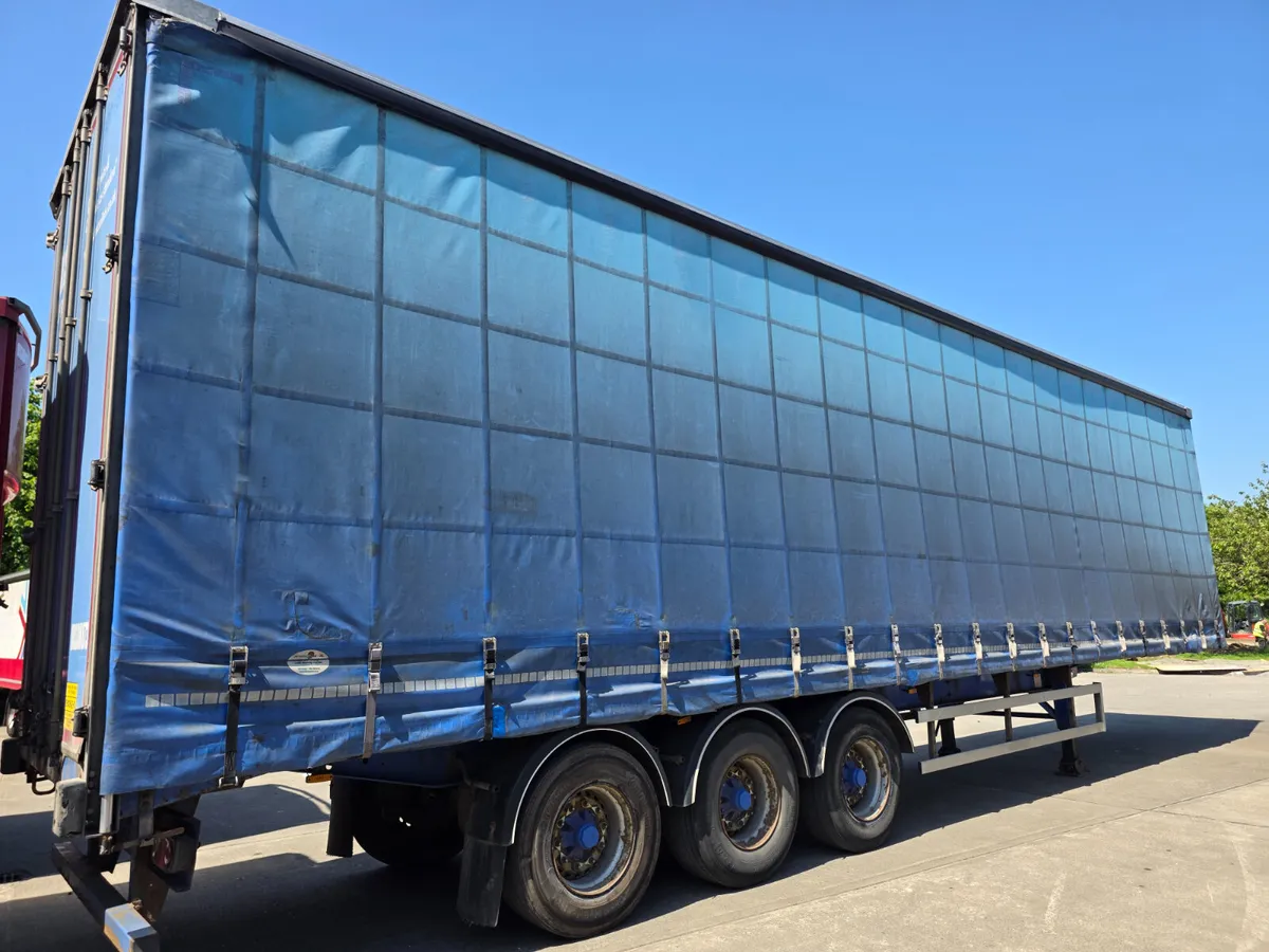 2013 SDC Curtainside - Image 3