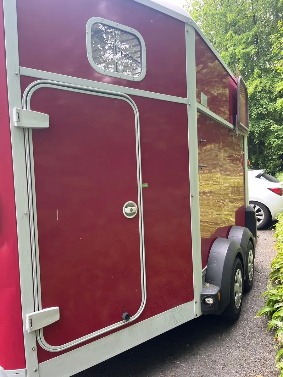Ifor Williams HB11 horsebox - Image 2