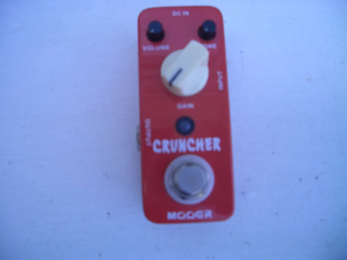 MOOER CRUNCHER GUITAR PEDAL - Image 2