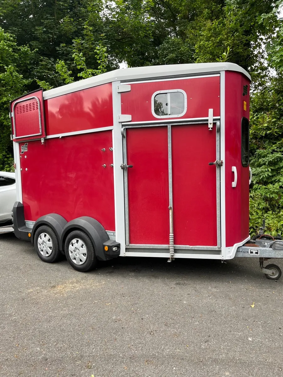 Ifor Williams HB11 horsebox - Image 1