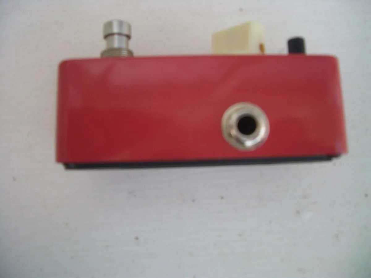 MOOER CRUNCHER GUITAR PEDAL - Image 4