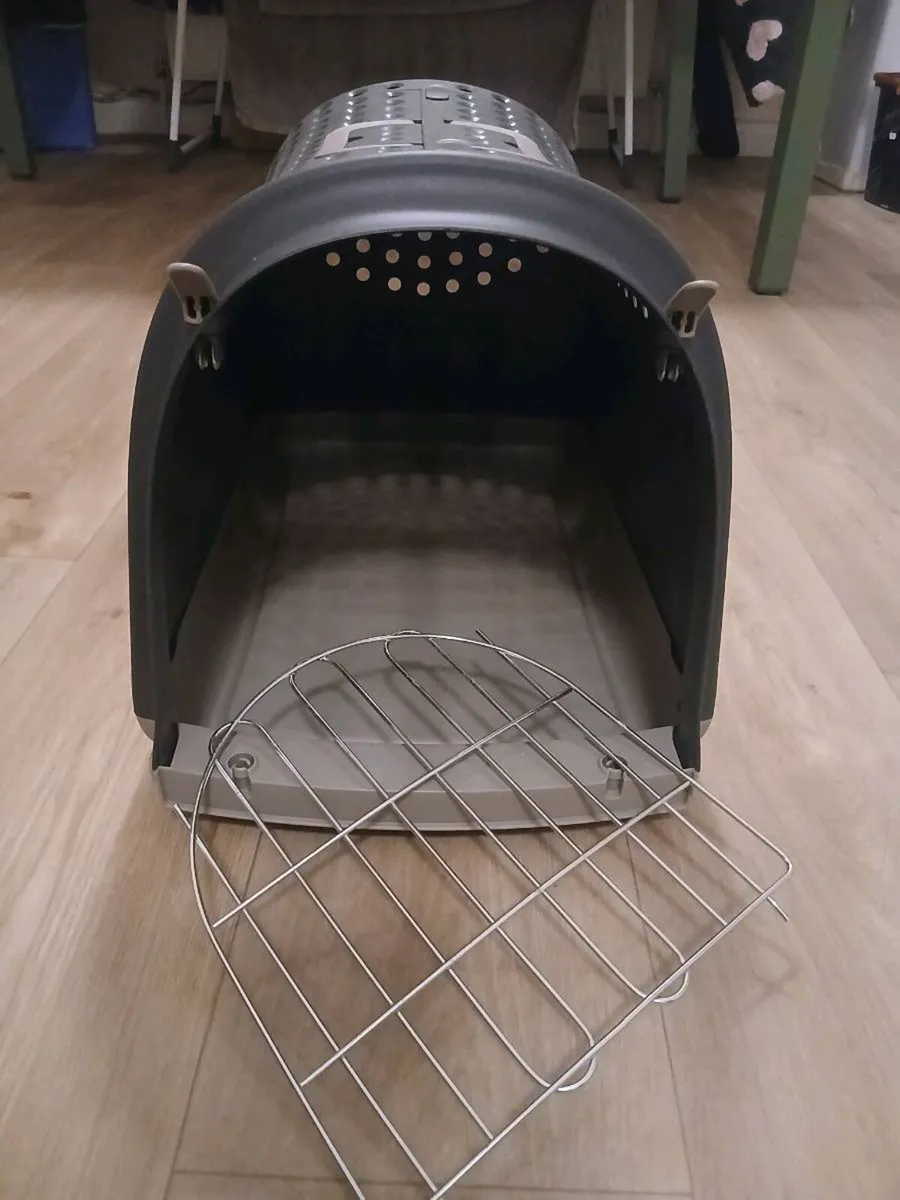 Cat Carrier - Image 4