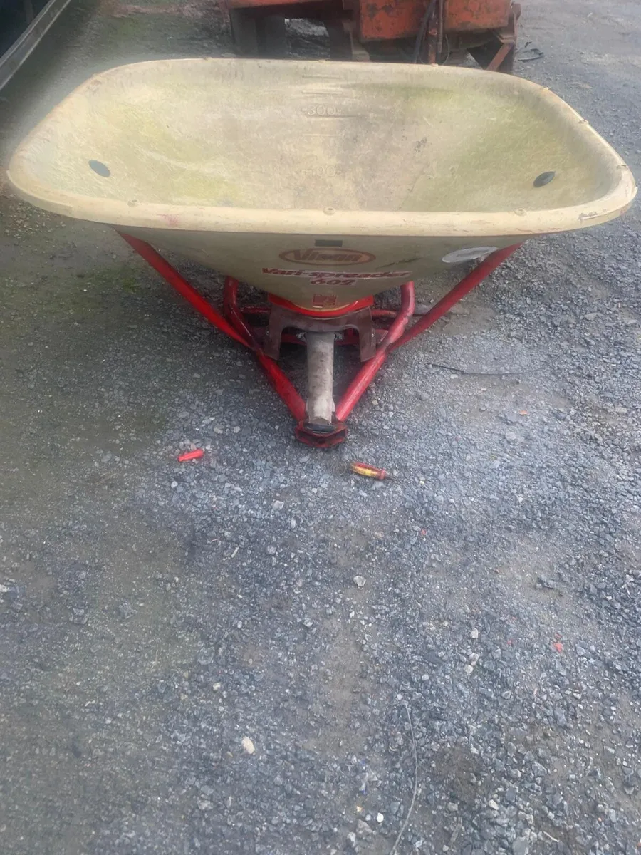 Vicon Fertiliser Spreader 802 12 bags - Image 3