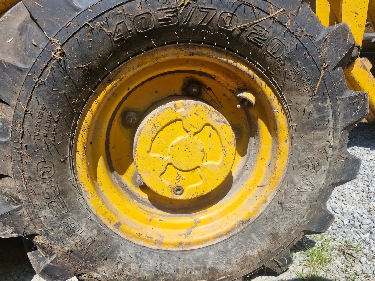 Jcb 5 stud rim and tyre wanted
