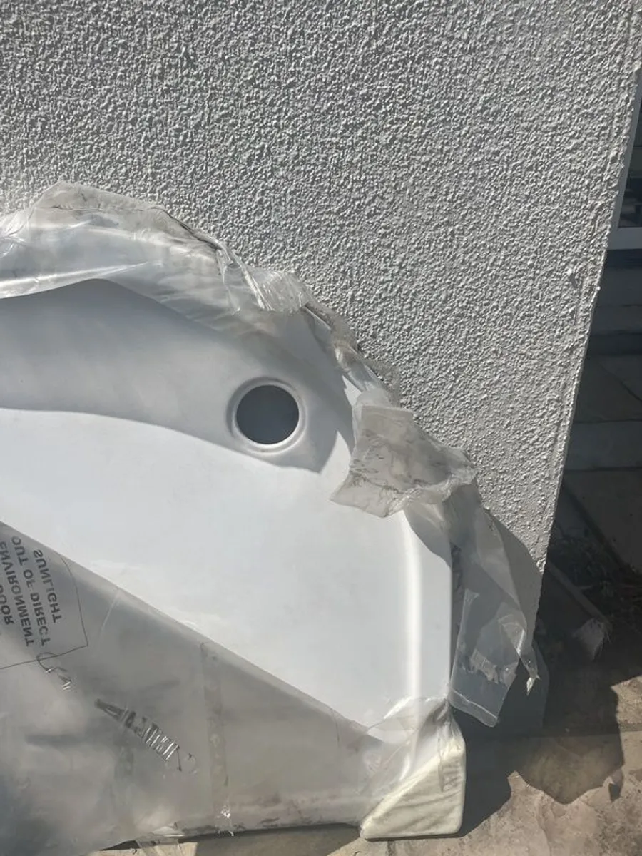 Shower tray - Image 1