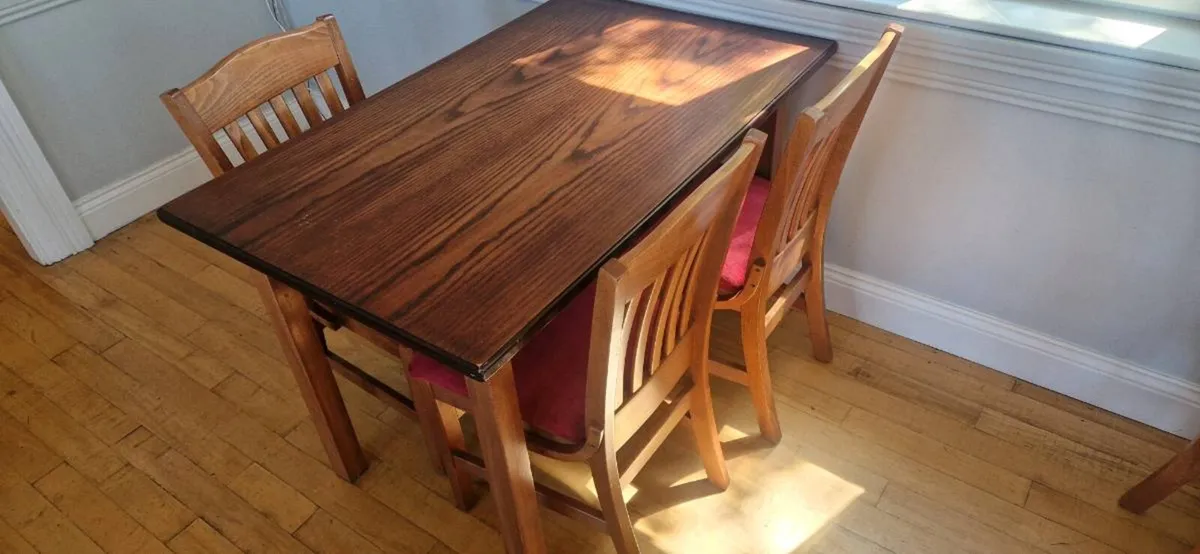 4 seater table - Image 1