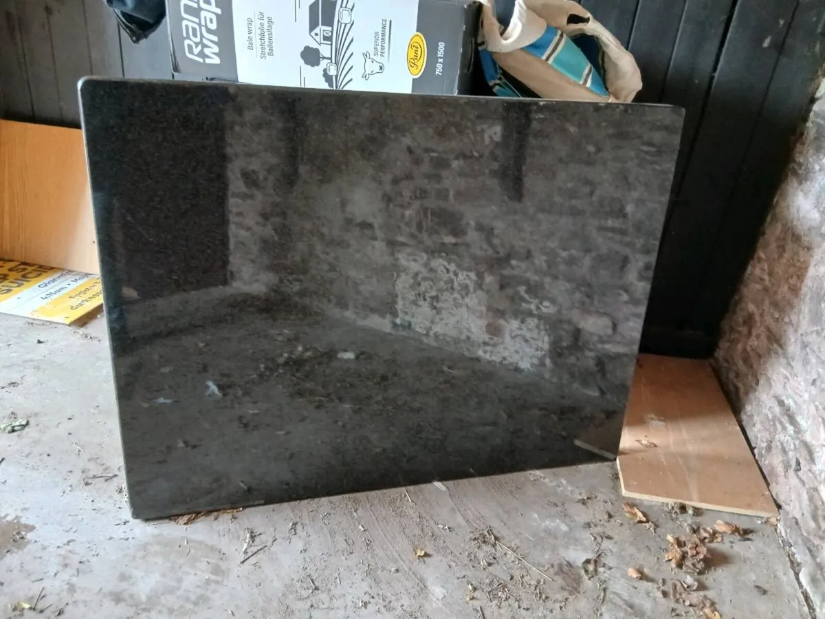 Granite kitchen island top - Image 1