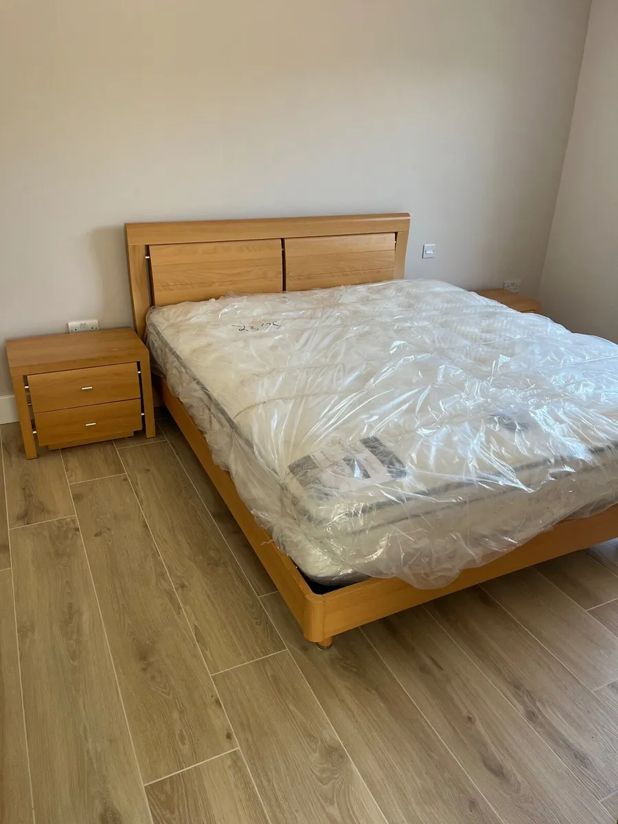 Bed, Lockers & Dresser - Image 3