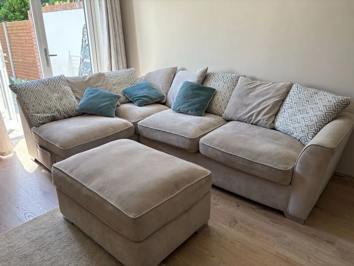 Fantasia Corner Sofa with Footstool - Image 3