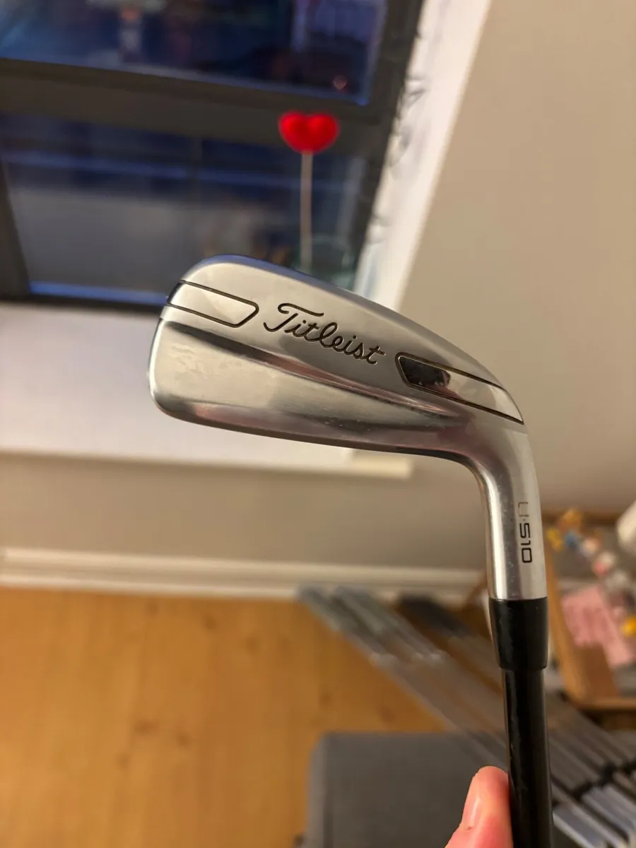 Titliest Iron Set & Taylormade wedges - Image 1
